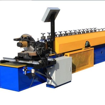 3.2T स्टील शटर डोर रोल बनाने की मशीन 5.5KW 12 स्टेशन